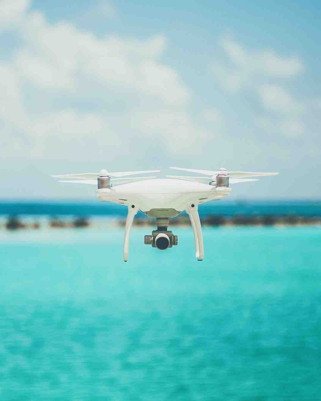 Comment connecter la caméra d'un drone ?